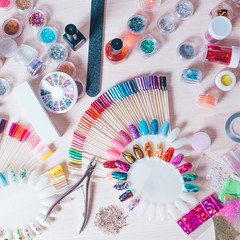 Nail Art Crushed Stone, 60g 0.8-4mm Nail Gems and Bubble Beads, Multicolor