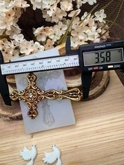 Golden cross Retro scrolls handmade silicone mold for crafts (small)
