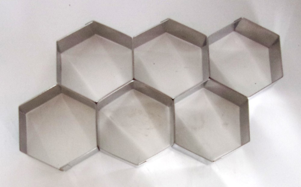 Ateco HONEYCOMB Stainless Steel Medium Mold 10″ x 5″ x 1″