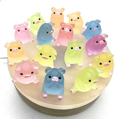 10pcs Kids Glow Piglet DIY Resin Accessories with Cute Decorative Design – NEW