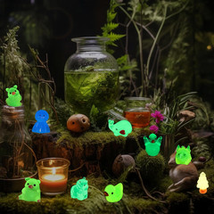 135 Pcs Luminous Mini Resin Animals Kit Accessories Variety Pack Glow Animal Fig