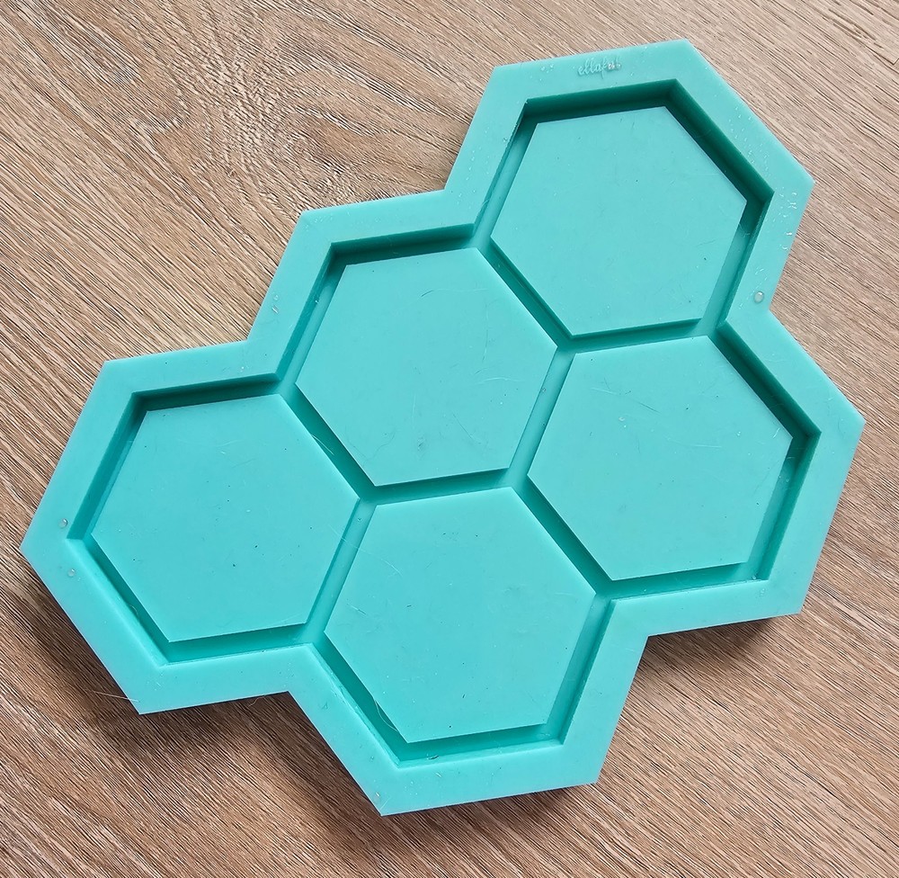 Silicone Hexagonal Honeycomb Tray Mold, high quality thick material, gently used